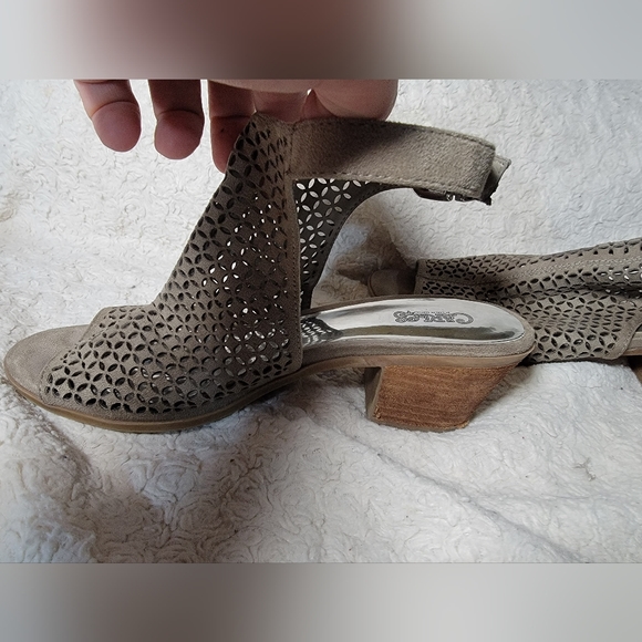 Carlos by Carlos Santana Women's Deandra Heeled color Lt Doe size 9.5 - Picture 9 of 11